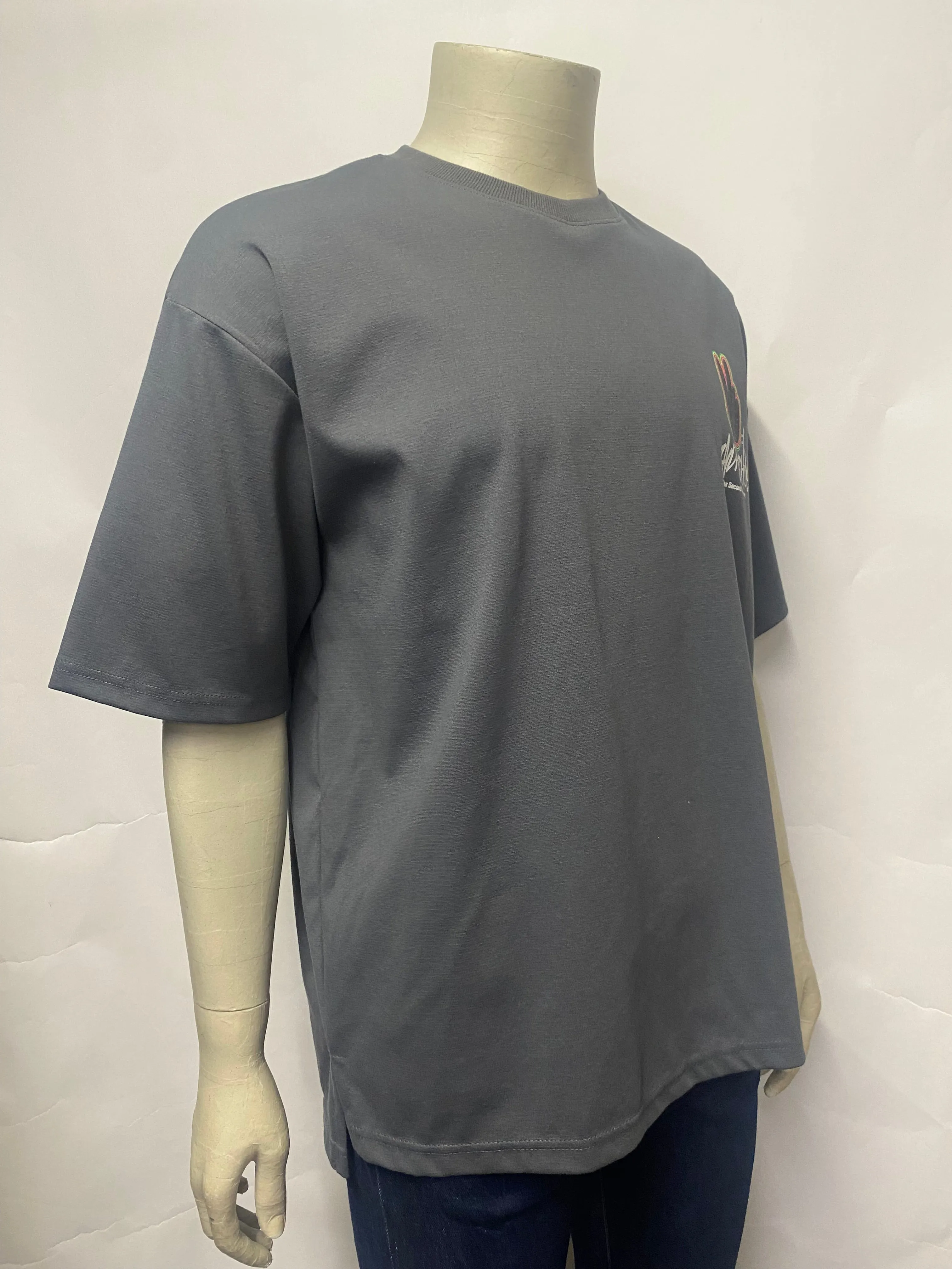 2nd Archive Grey Reflective Back Graphic V Peace Sign T-shirt