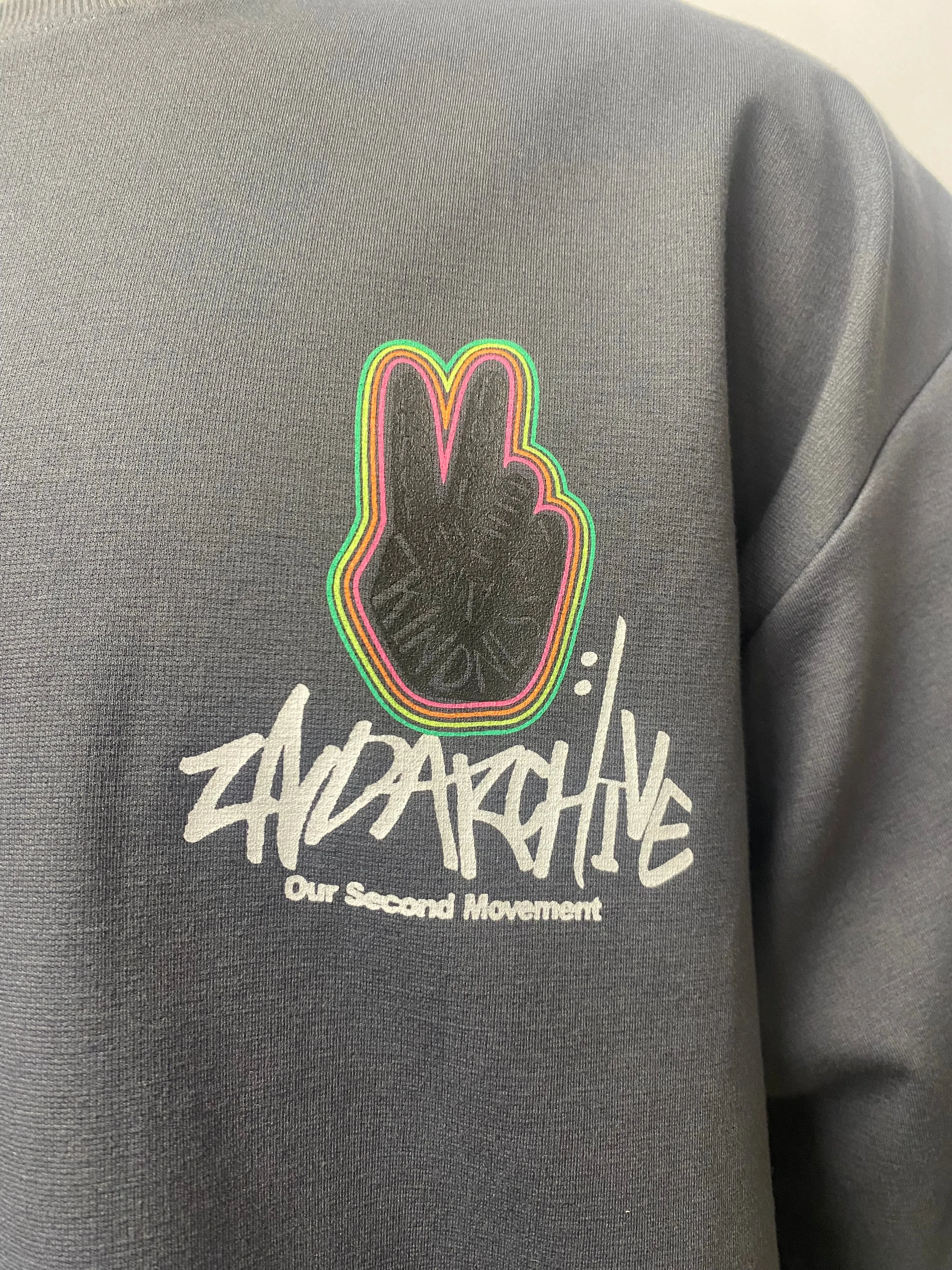 2nd Archive Grey Reflective Back Graphic V Peace Sign T-shirt