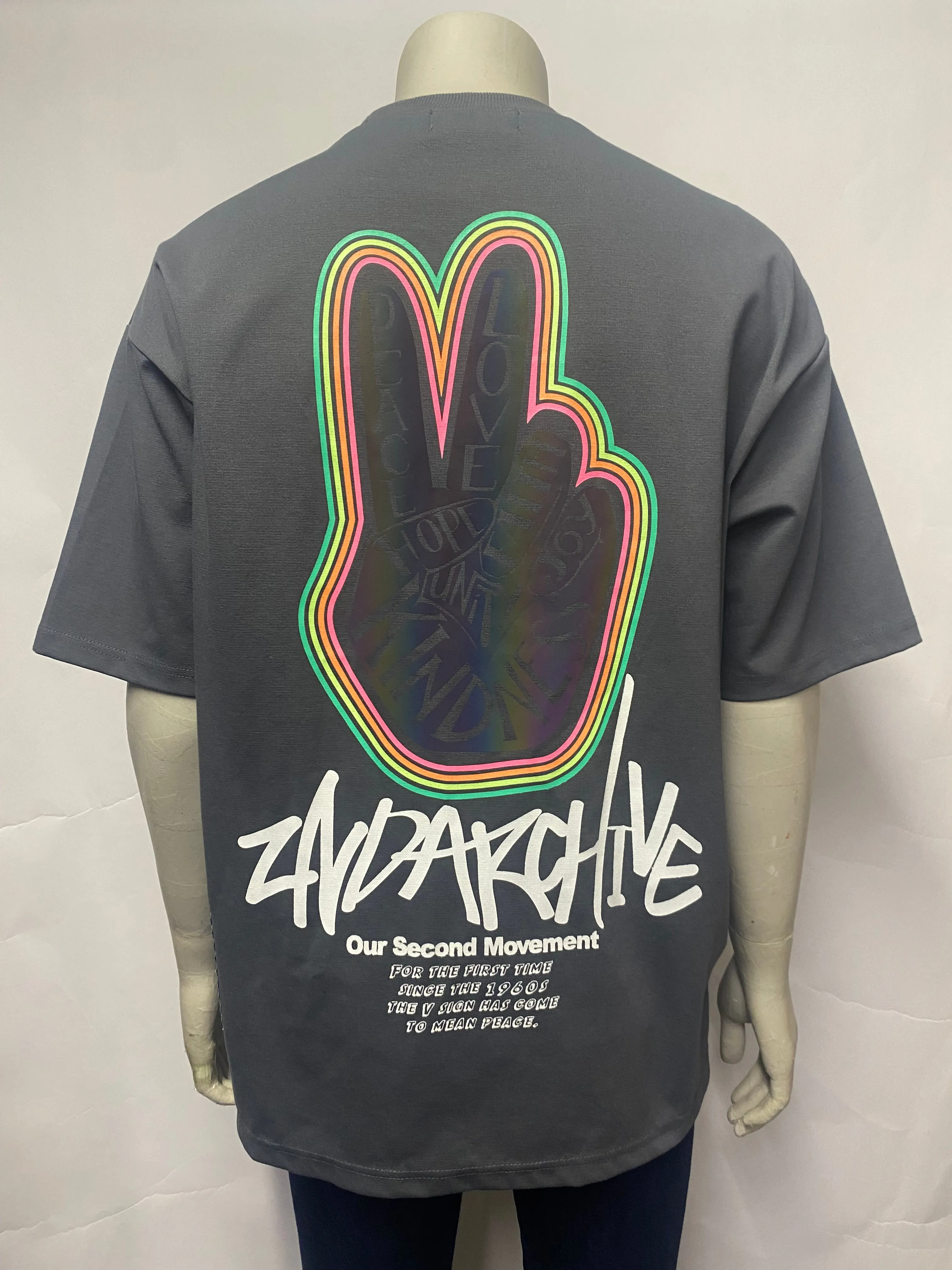 2nd Archive Grey Reflective Back Graphic V Peace Sign T-shirt