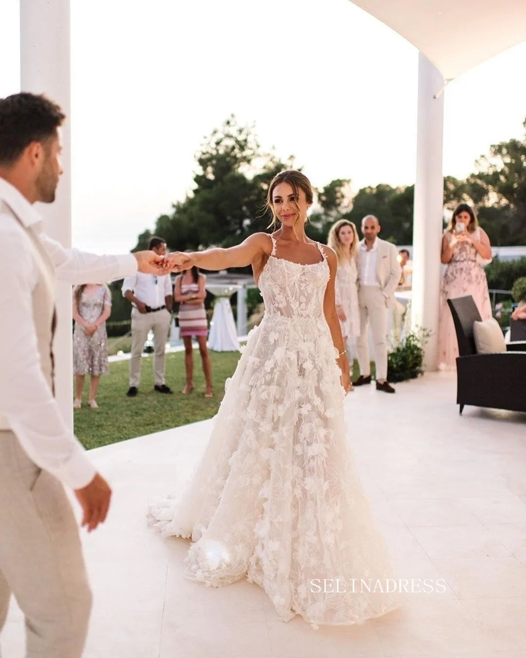 Chic A-line Spaghetti Straps 3D Floral Lace Wedding Dress Rustic Bridal Gowns JKW202