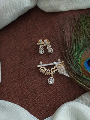 Classic and Stylish Zircon Pendant Set