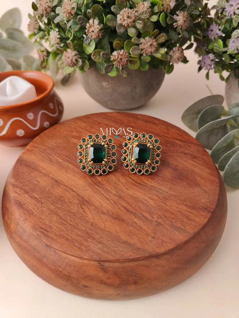 Eye-Catching Stone Earring