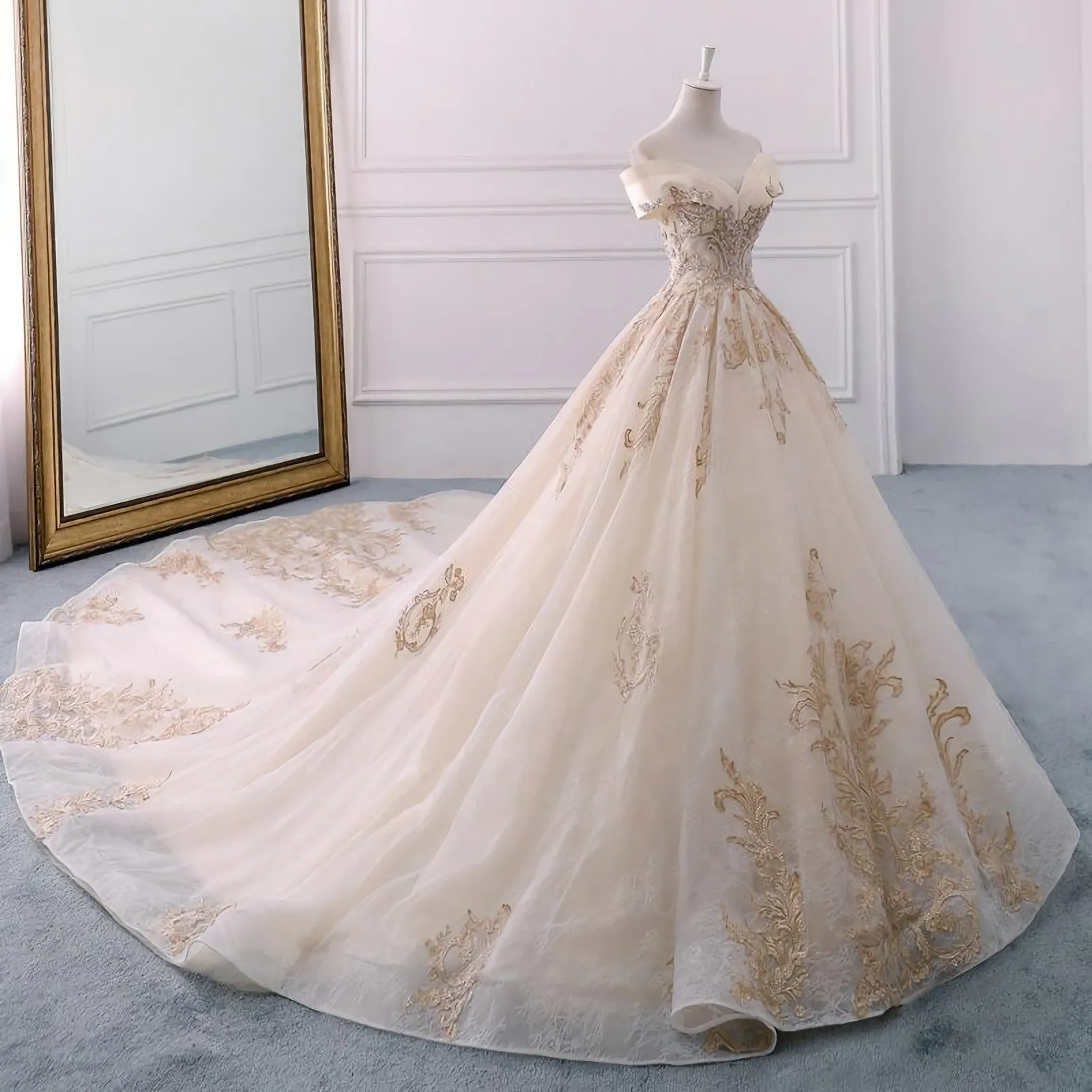 Off The Shoulder Ball Gown Sweetheart Wedding Dress Long Appliques Bridal Dress
