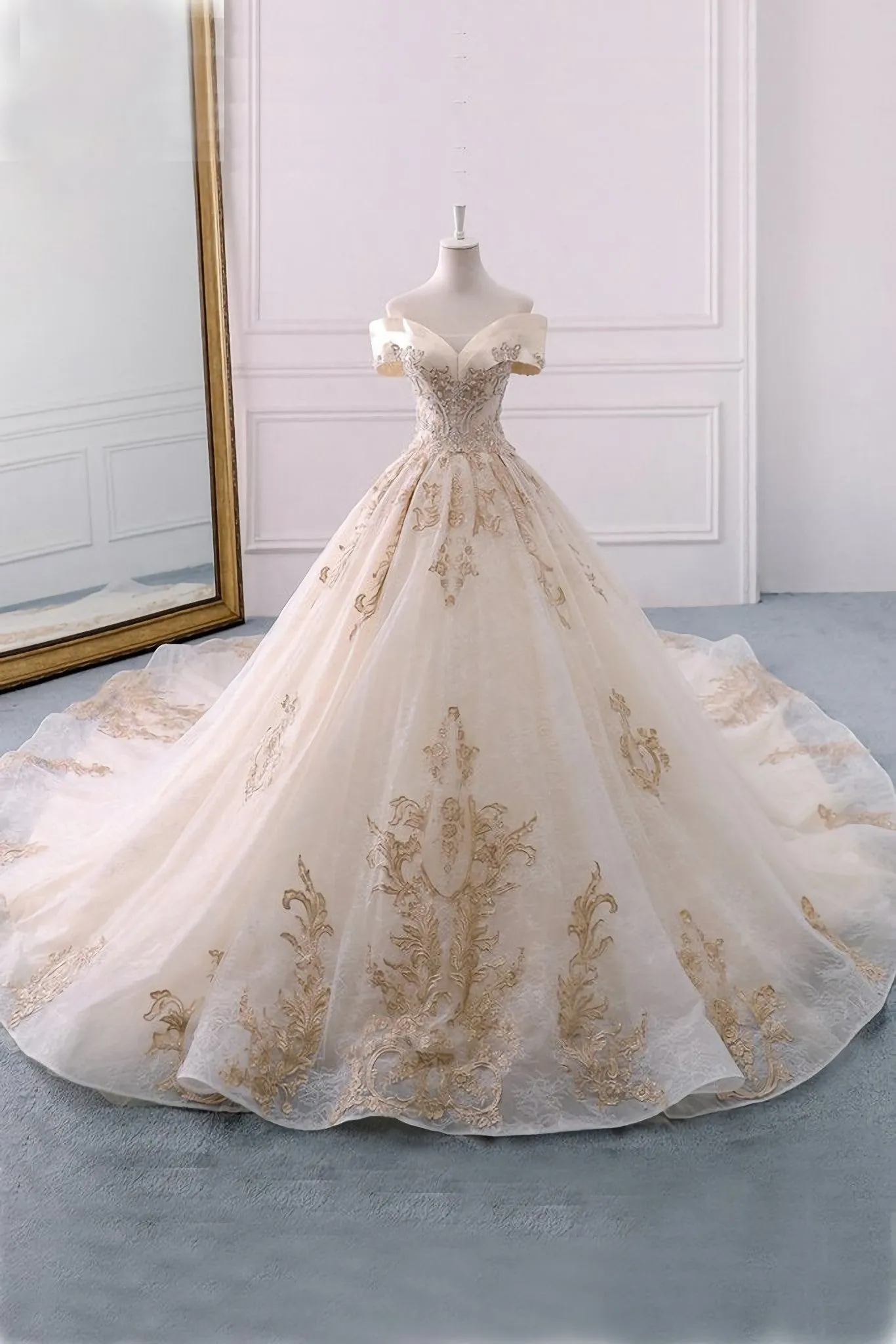 Off The Shoulder Ball Gown Sweetheart Wedding Dress Long Appliques Bridal Dress